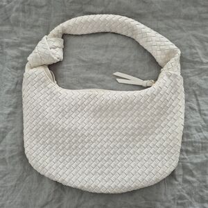 Sondra Roberts Squared Elegant White Woven Women's Bag
